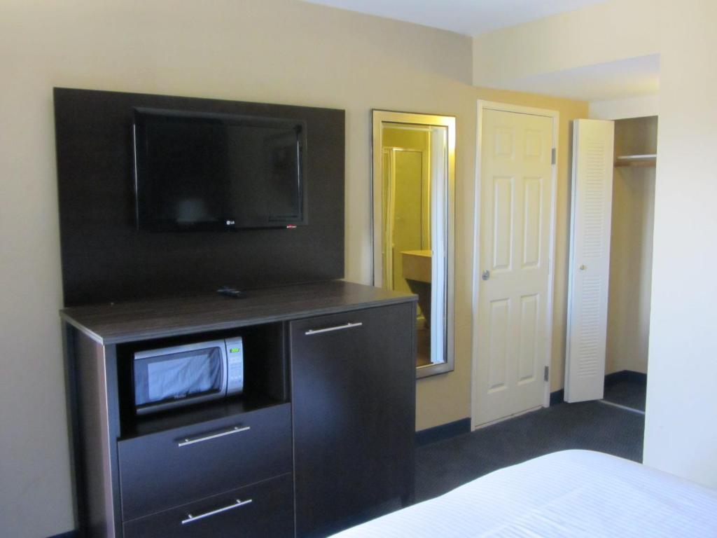 Howard Johnson By Wyndham Odessa Tx Habitación foto