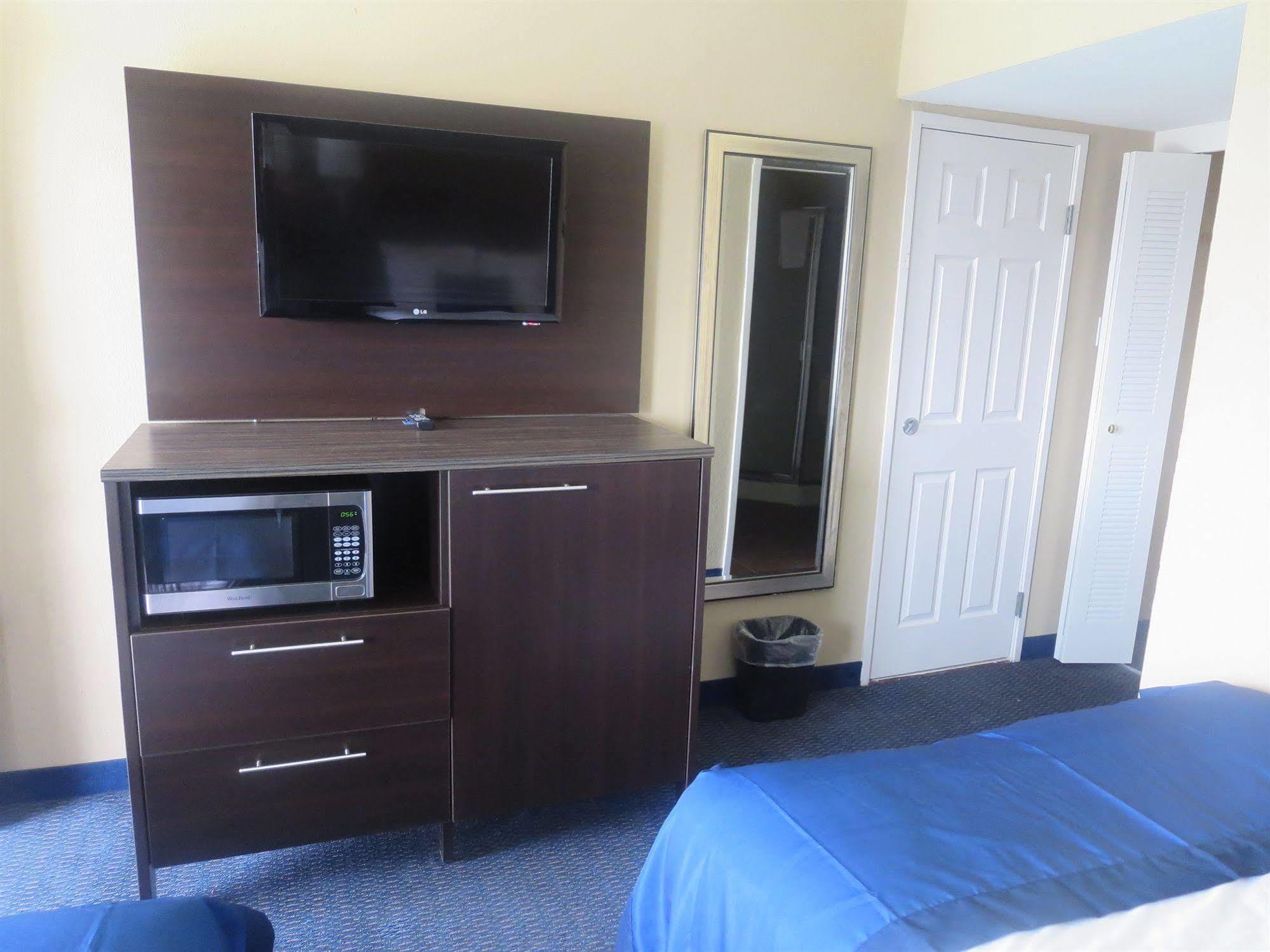 Howard Johnson By Wyndham Odessa Tx Exterior foto